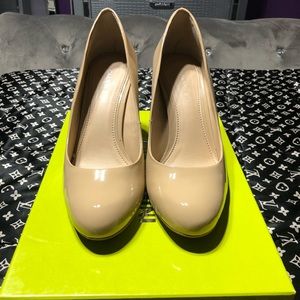 Gianni Bini nude patent pump. Size 7.5